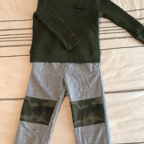 Long sleeve shirt and pant set - Picture 2 of 3